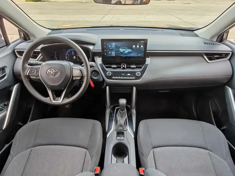 Toyota Frontlander Fenglanda 2022 2.0L CVT Elite Edition 2023 — миниатюра 4