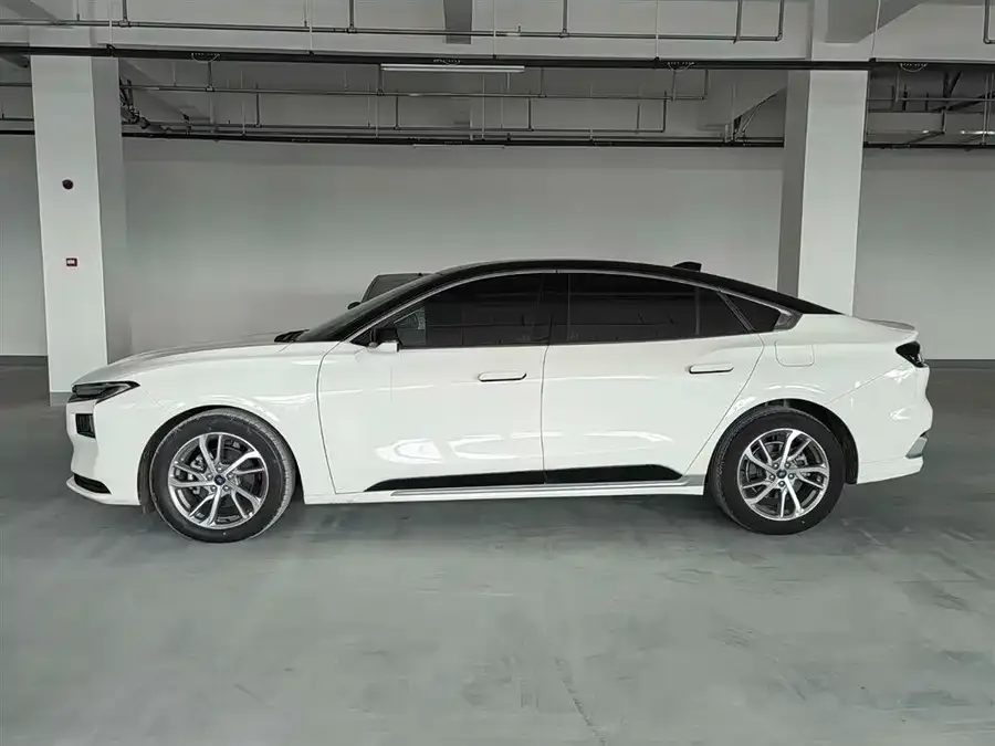 Ford Mondeo 2023 Mondeo EcoBoost 245 Luxury 2024 — миниатюра 3