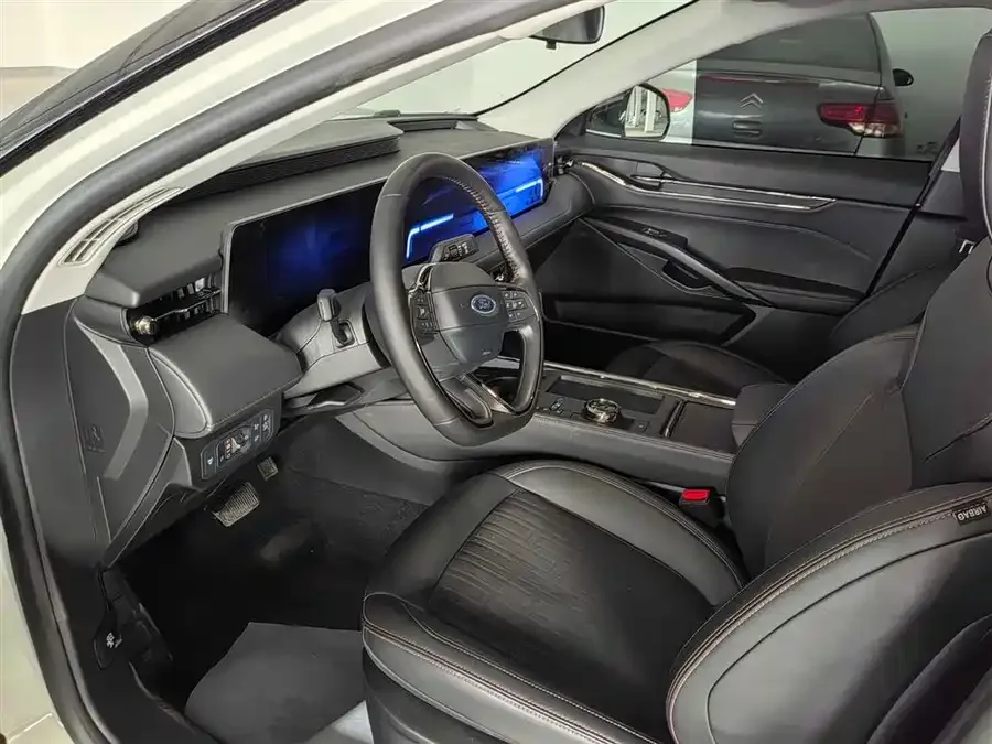 Ford Mondeo 2023 Mondeo EcoBoost 245 Luxury 2024 — миниатюра 4