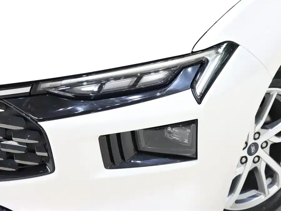 Ford Mondeo Mondeo 2022 facelift EcoBoost 245 luxury model 2022 — миниатюра 4
