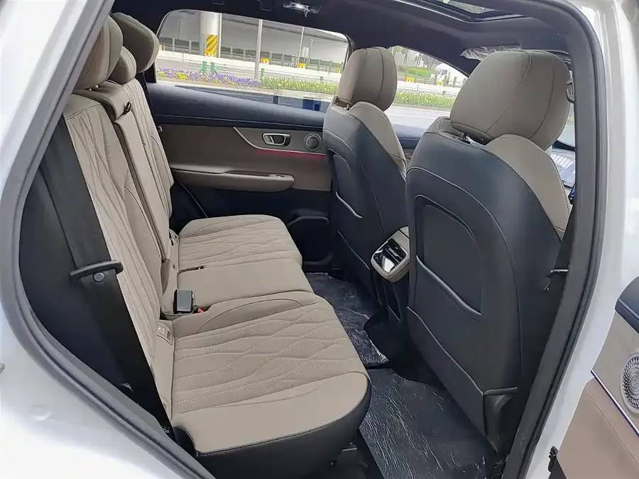 Chery Tiggo 8 PLUS Chery Tiggo 8 PLUS 2025 290TGDI DCT Pro Edition 2026 — миниатюра 5