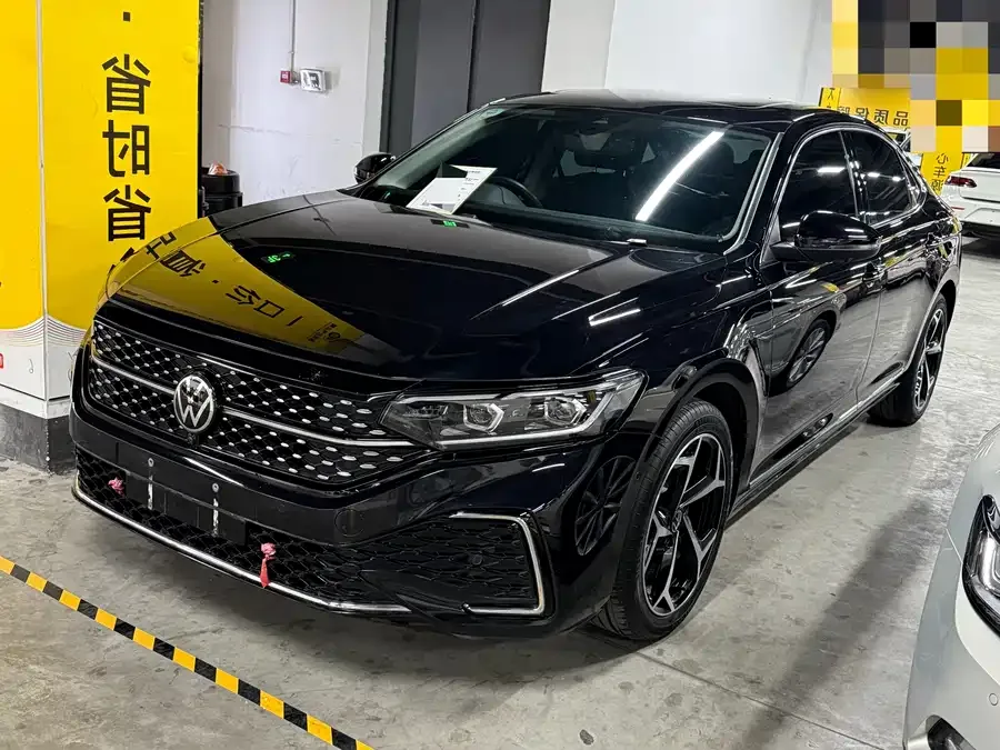 Volkswagen Passat Passat 2024 380TSI Starry Sky Dragon Edition 2024 — фото 1, купить с доставкой в Москву