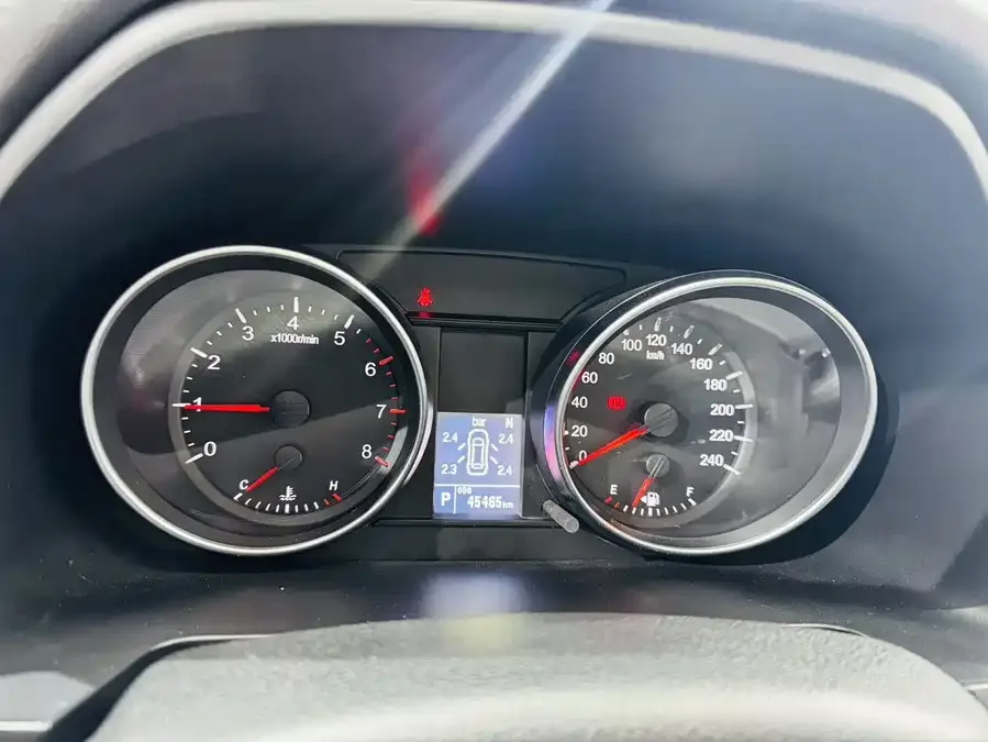 Haval M6 Haval M6 2021 PLUS 1.5T DCT Luxury Smart Connected Edition 2022 — миниатюра 2