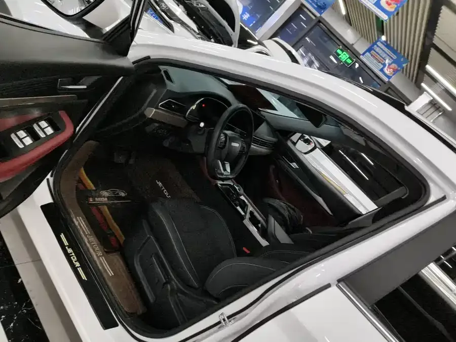 Jetour X70 JETOUR X70 2023 1.5T DCT Beyond PRO Edition 5 Seaters 2023 — миниатюра 3