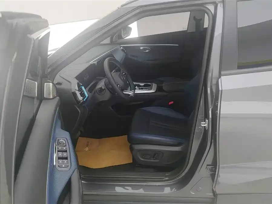 GAC Trumpchi GS3 Trumpchi GS3 2023 Shadow Speed 270T Jinzhi Edition 2025 — миниатюра 3