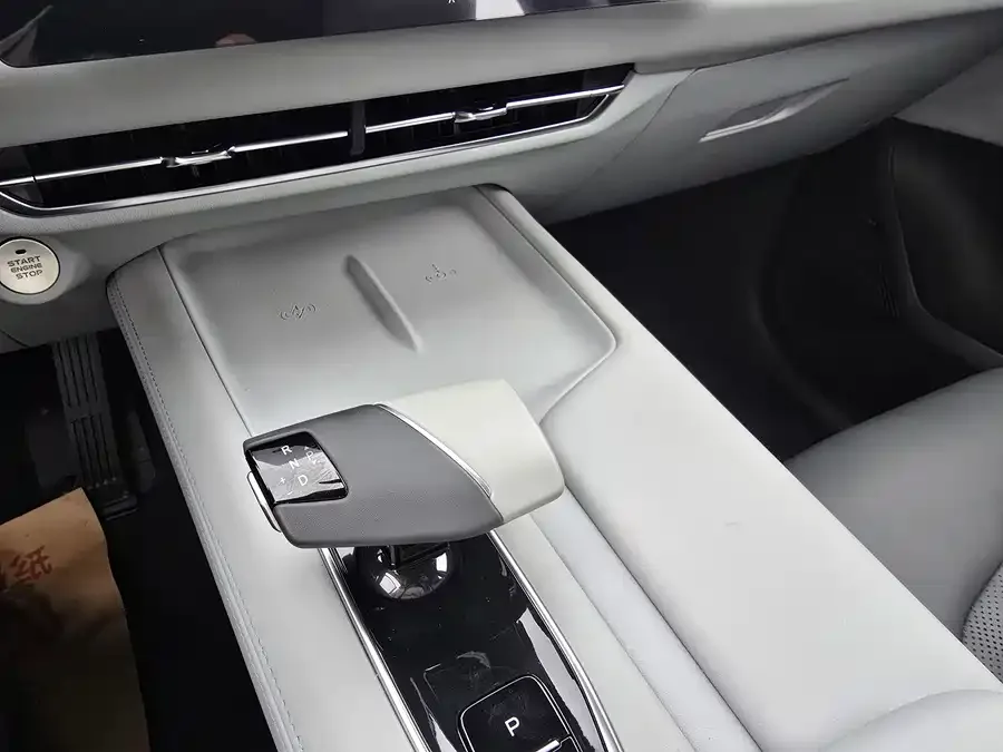 Changan UNI-Z Changan UNI-Z 2025 1.5T Premium Edition 2024 — миниатюра 4