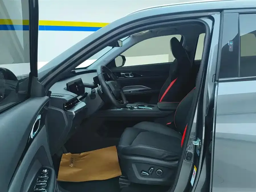 Oshan Z6 Changan Auchan Z6 2022 Blue Whale 1.5T DCT smart collar model 2022 — миниатюра 3