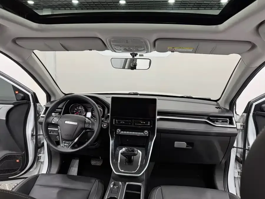 Haval M6 Haval M6 2021 PLUS 1.5T DCT Luxury Smart Connected Edition 2022 — миниатюра 2