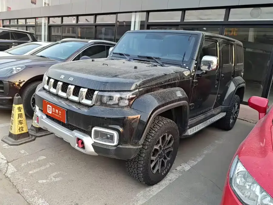 BAIC BJ40 Beijing Off-road BJ40 2024 2.0T City Hunter Glory Edition 2024 — фото 1, купить с доставкой в Москву