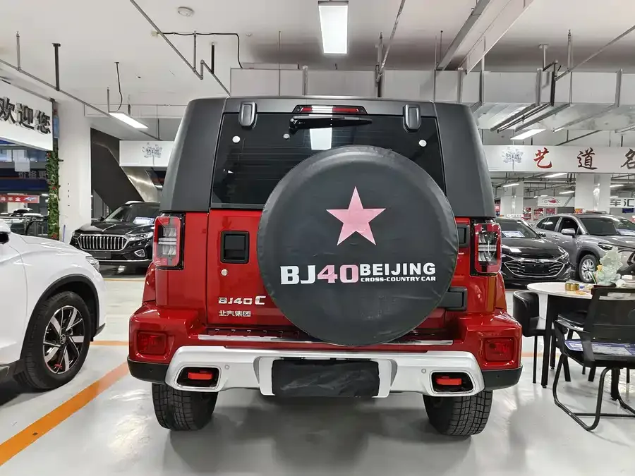 BAIC BJ40 Beijing Off-road BJ40 2020 2.0T Automatic 4WD City Hunter Edition Knight Edition 2022 — миниатюра 2