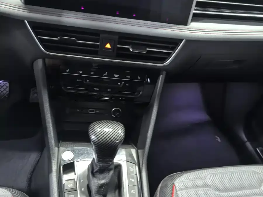 Volkswagen Tiguan L New Energy Tiguan L New Energy 2022 430PHEV Plug-in Hybrid Flagship Edition 2022 — миниатюра 5