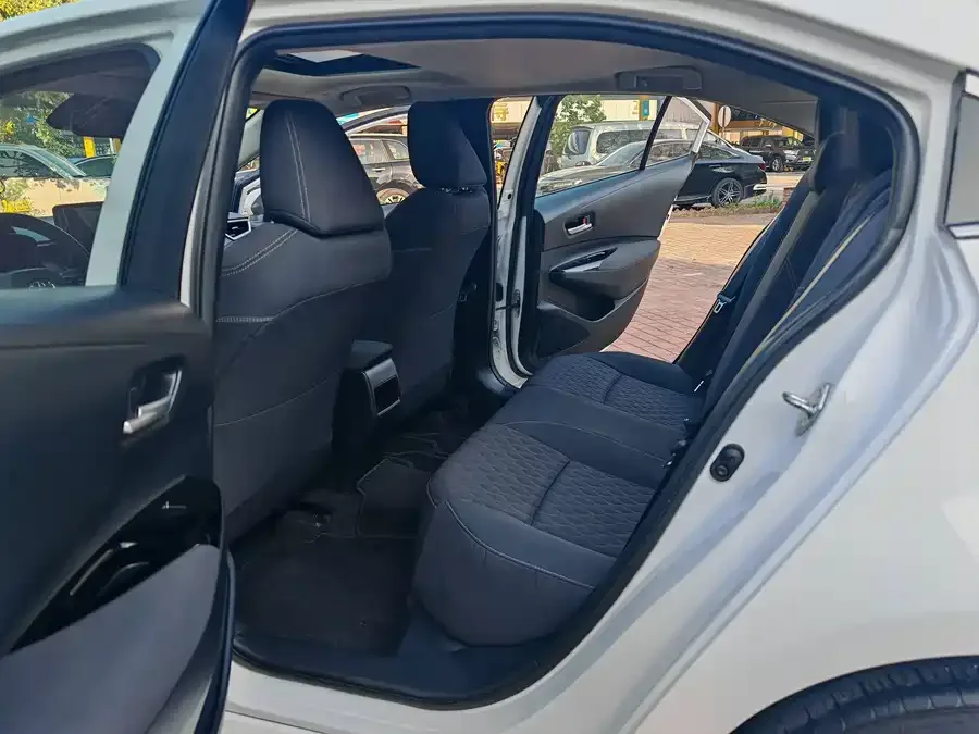 Toyota Allion 2022 Asia Lion 2.0L Elite Edition 2023 — миниатюра 3