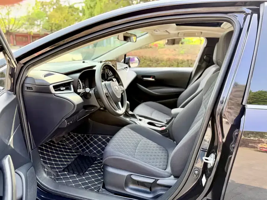 Toyota Allion 2022 Asia Lion 2.0L Elite Edition 2023 — миниатюра 3