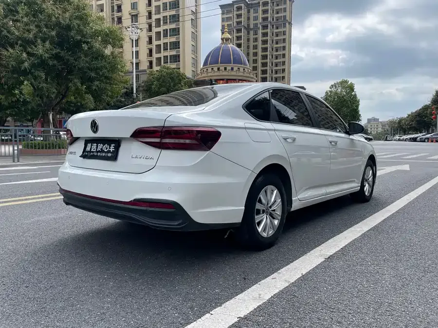 Volkswagen Lavida Lavida 2023 facelift 1.5L automatic Deyi version 2023 — миниатюра 2