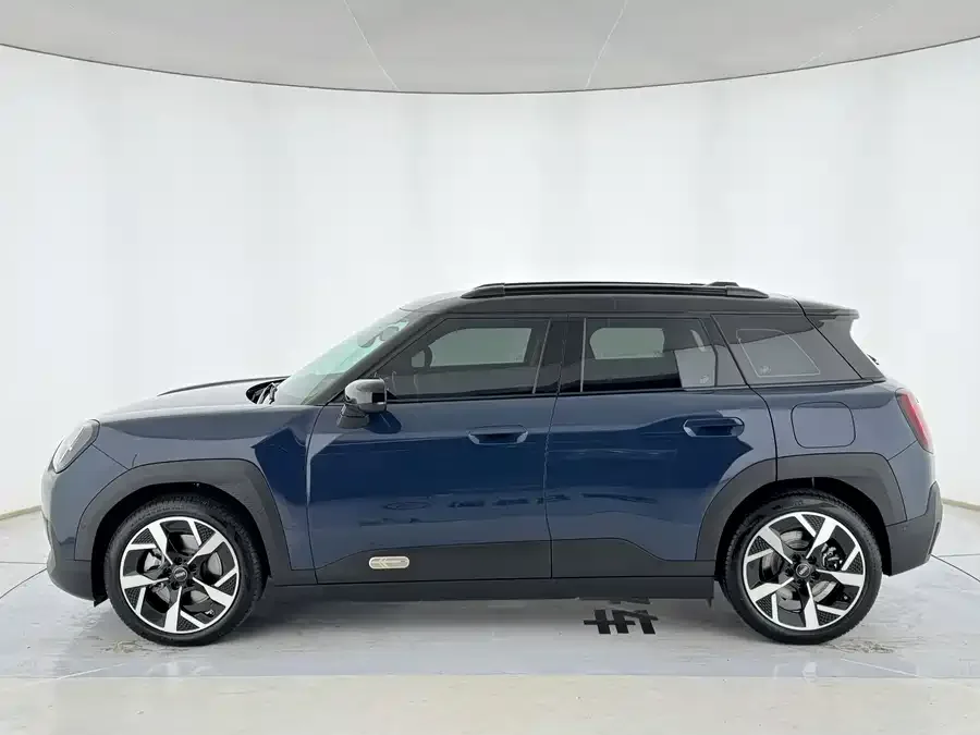 MINI Electric ACEMAN Electric MINI ACEMAN 2024 E Classic 2024 — миниатюра 4