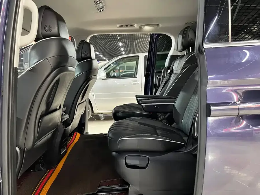 Roewe iMAX8 Roewe iMAX8 2023 400TGI Premium Edition 2023 — миниатюра 5