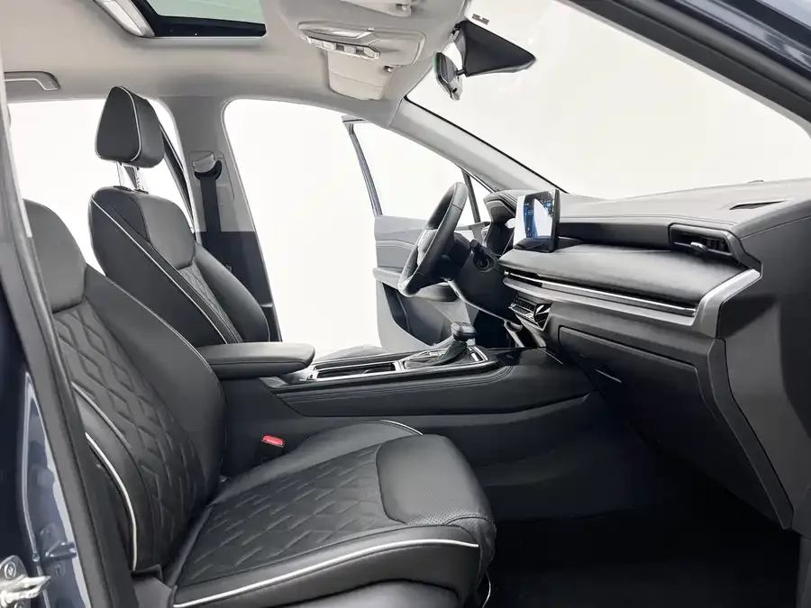 Wuling Jiachen Wuling Jiachen 2022 1.5T CVT exclusive flagship model 2023 — миниатюра 3