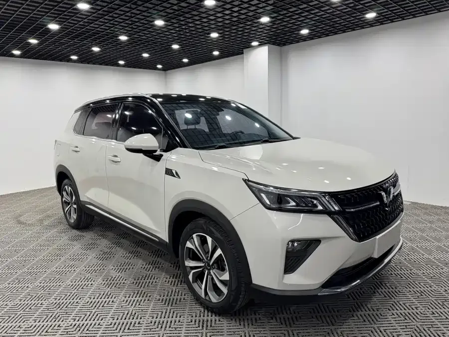 Wuling Xingchen Wuling Xingchen 2021 1.5T CVT Xinghui Edition 2022 — фото 1, купить с доставкой в Москву