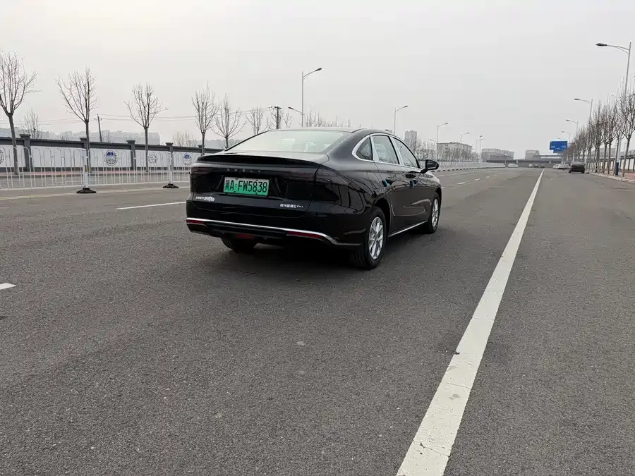 Geely Galaxy Star 6 Galaxy Star 6 2026 125km Long Range Edition 2026 — миниатюра 2
