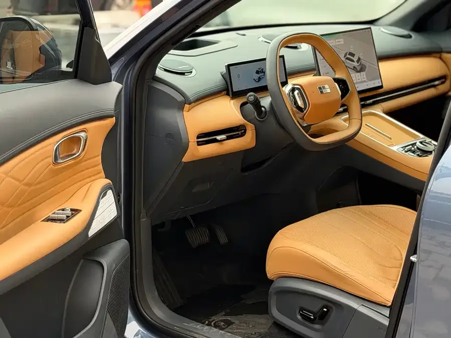 Geely Galaxy Starship 7 Galaxy Starship 7 2025 120km Navigator Edition 2025 — миниатюра 2