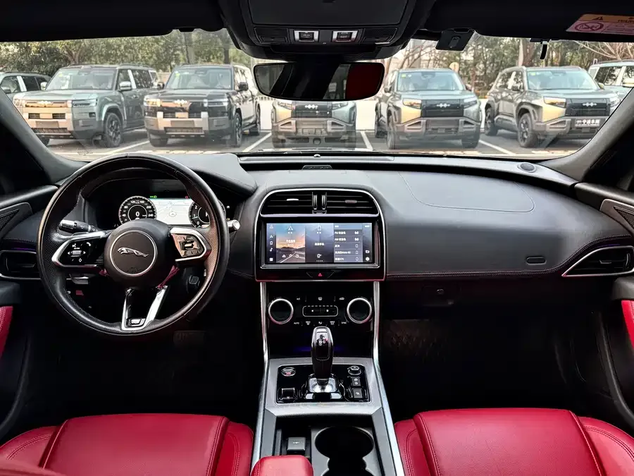 Jaguar XEL 2023 2.0T 250PS R-DYNAMIC S aggressive sports version 2023 — миниатюра 2