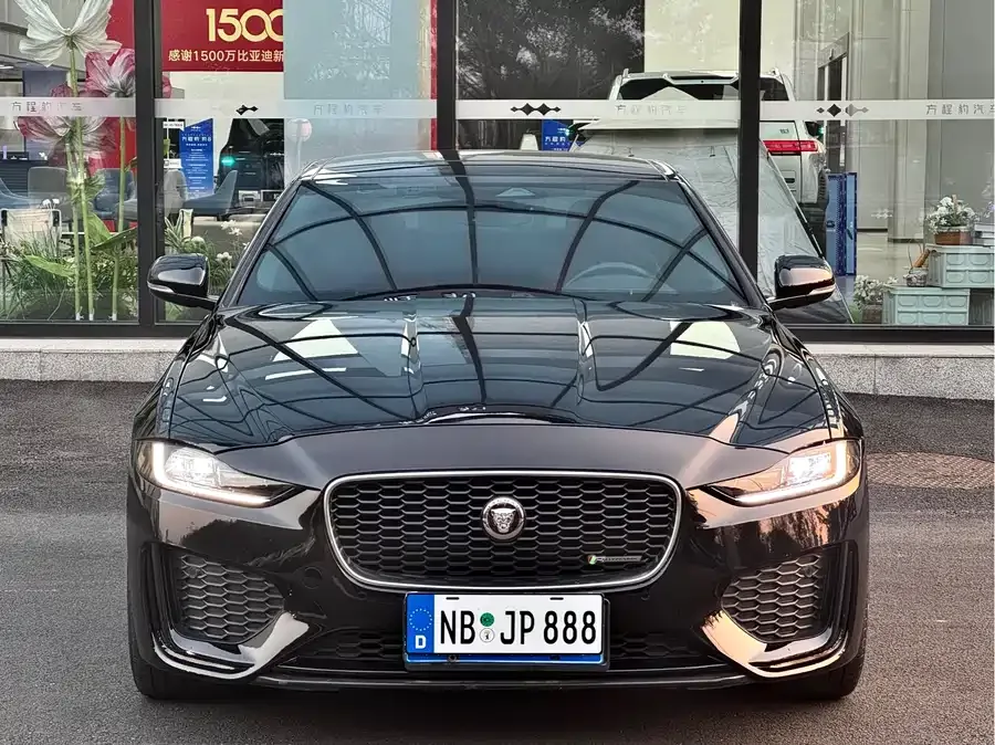 Jaguar XEL 2023 2.0T 250PS R-DYNAMIC S aggressive sports version 2023 — миниатюра 3