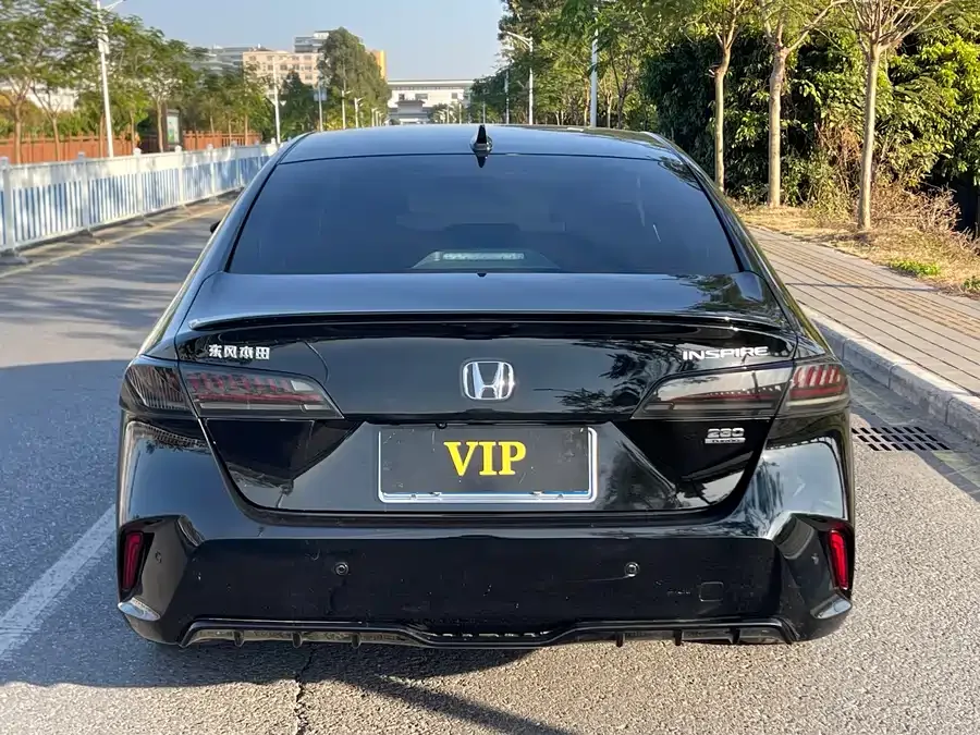 Honda Inspire Insignia 2025 260TURBO Elegant Edition 2025 — миниатюра 2