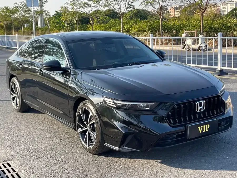 Honda Inspire Insignia 2025 260TURBO Elegant Edition 2025 — миниатюра 3