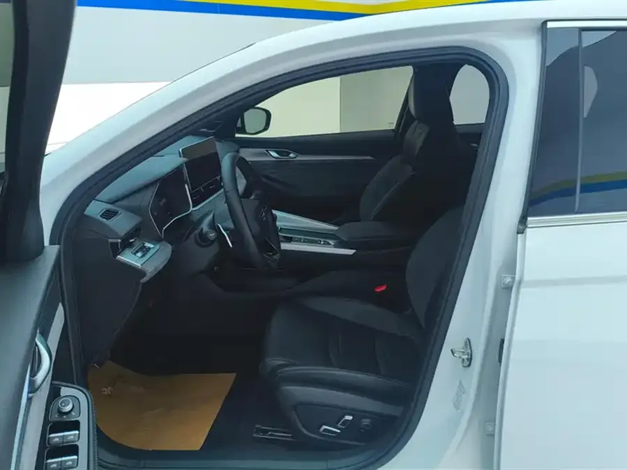 Geely Xingrui Xingrui 2023 2.0TD only available in green version 2023 — миниатюра 3