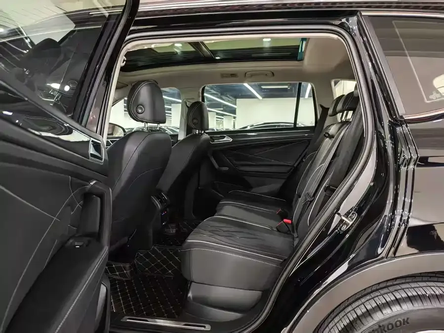 Volkswagen Tiguan L Tiguan L 2023 330TSI Automatic 2WD R-Line Enjoy Edition 2023 — миниатюра 2