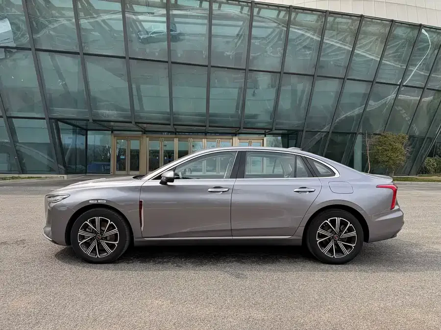 Hongqi H5 PHEV Hongqi H5 PHEV 2025 170 Super Hybrid Edition 2025 — миниатюра 2