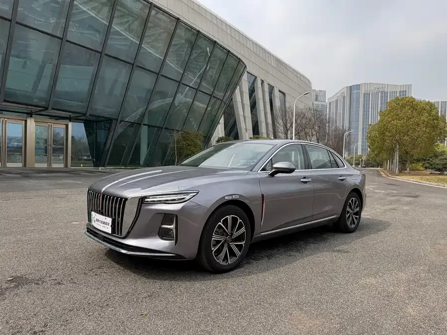 Hongqi H5 PHEV Hongqi H5 PHEV 2025 170 Super Hybrid Edition 2025 — фото 1, купить с доставкой в Москву