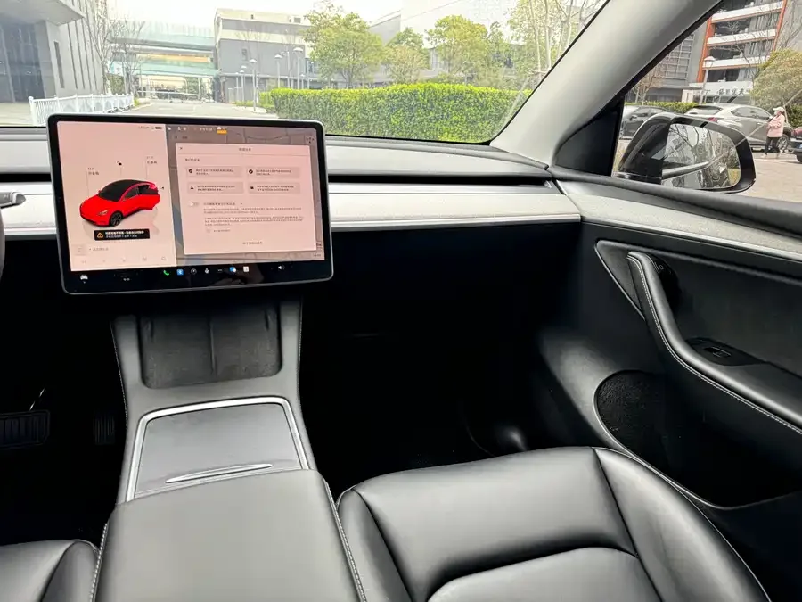Tesla Model Y Model Y 2023 rear-wheel drive version 2023 — миниатюра 4