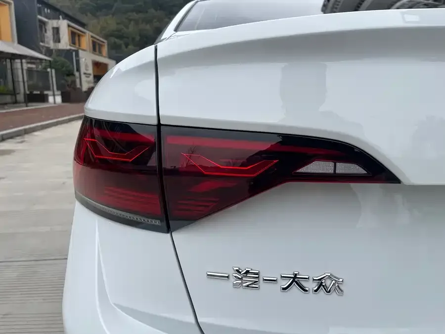 Volkswagen Sagitar 2023 Sagitar 280TSI DSG Beyond Edition 2022 — миниатюра 4