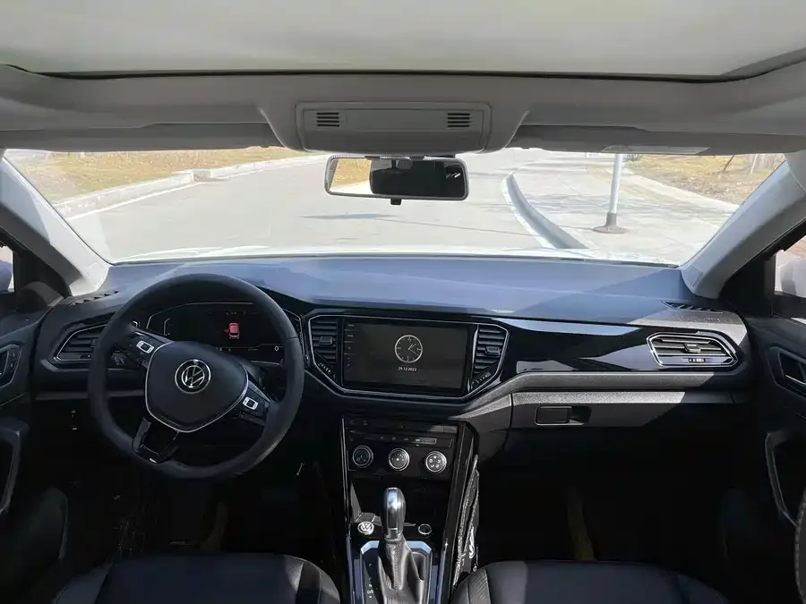 Volkswagen T-ROC T-ROC 2022 280TSI DSG 2WD Comfort PLUS 2022 — миниатюра 2