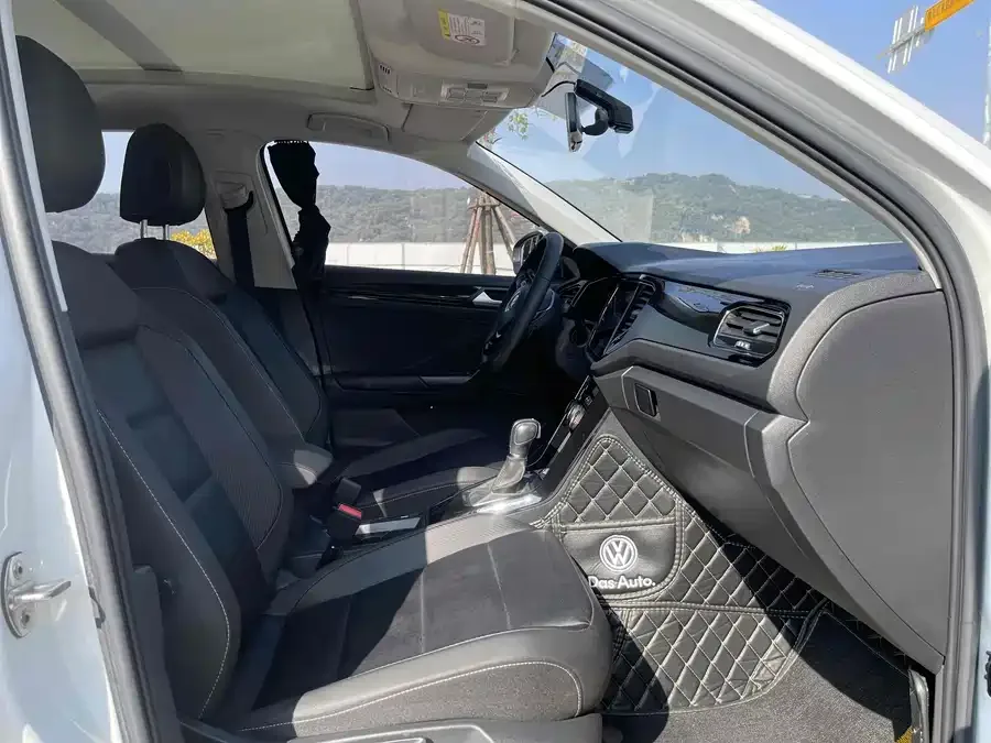 Volkswagen T-ROC T-ROC 2022 280TSI DSG 2WD Comfort PLUS 2022 — миниатюра 4