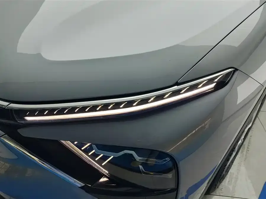 Citroen Versailles C5 X Versailles C5 X 2025 1.6T Overseas Edition 2024 — миниатюра 2