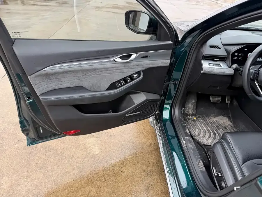 Geely Xingrui Xingrui 2023 2.0TD only available in green version 2023 — миниатюра 2