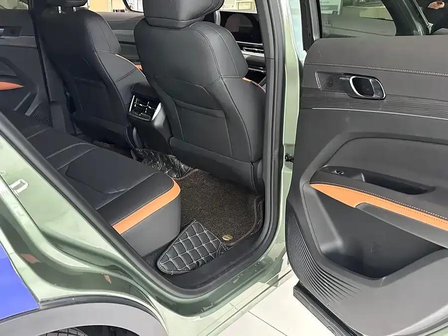 Ford Lingrui 2025 EcoBoost 170 Premium Plus 2024 — миниатюра 4