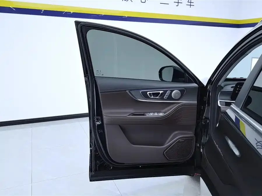 Chery Tiggo 8 PRO Tiggo 8 PRO 2024 Champion Edition 390T 2WD Peak Edition 7 seats 2024 — миниатюра 4