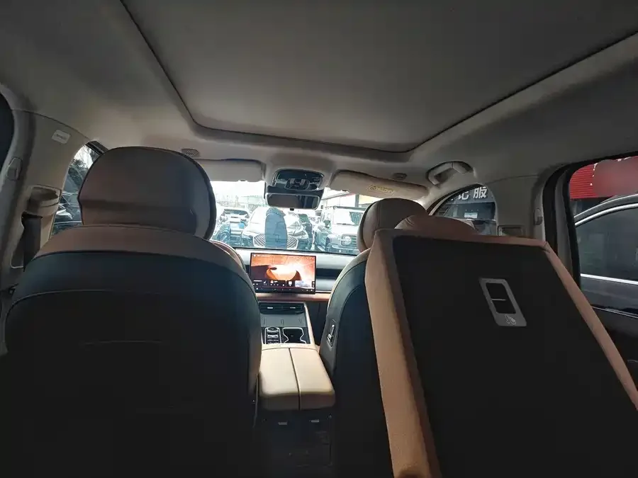 Chery Tiggo 8L Tiggo 8L 2024 2.0T 2WD Luxury Edition 7 Seaters 2024 — миниатюра 4