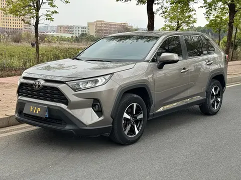 Toyota RAV4 2024 купить в Москве
