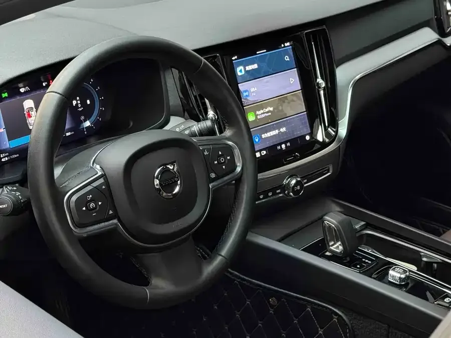 Volvo S60 2023 B4 Zhiyuan Luxury Edition 2023 — миниатюра 4