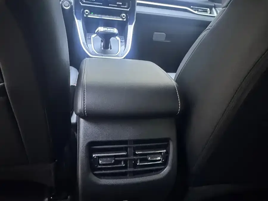Haval M6 Haval M6 2021 PLUS 1.5T DCT Luxury Smart Connected Edition 2022 — миниатюра 5