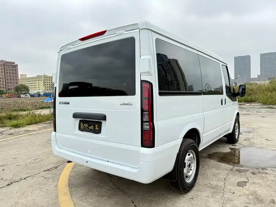 Jiangling Fushun Jiangling Fushun 2023 2.0T manual short-axle low-top commercial multi-purpose passenger car 6 seats double tailgate 2024 — миниатюра 2