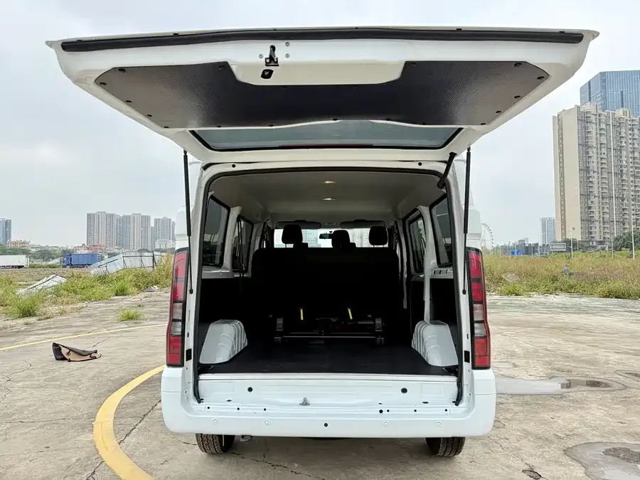 Jiangling Fushun Jiangling Fushun 2023 2.0T manual short-axle low-top commercial multi-purpose passenger car 6 seats double tailgate 2024 — миниатюра 3