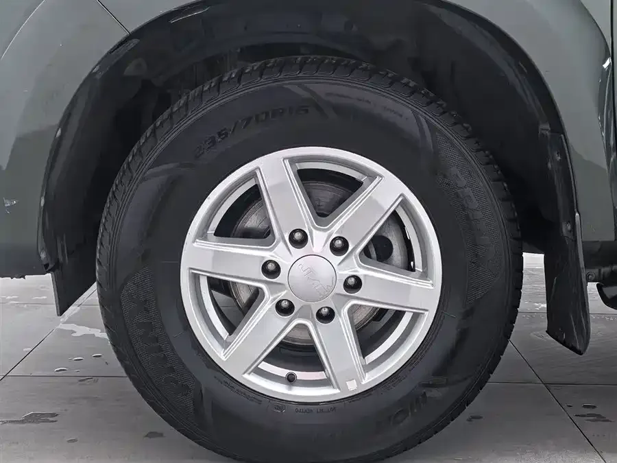 Jiangling Book Baodian 2023 2.5T diesel two-wheel drive comfort version flat-bottom cargo box long axis JX4D25A6L 2023 — миниатюра 5