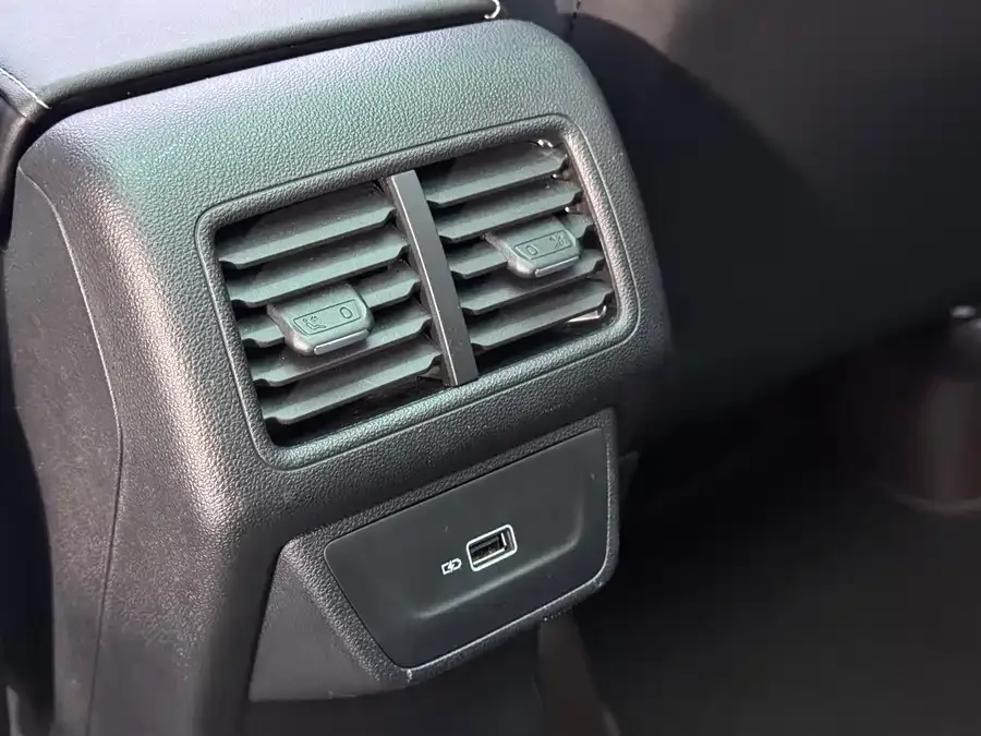 Jetta VS7 Jetta VS7 2024 Qianli Jiangshan 280TSI Automatic Glory Edition 2024 — миниатюра 5