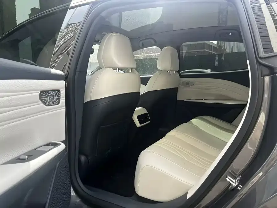 Geely Galaxy E8 Galaxy E8 2024 665km RWD Starship Long Range Edition 2025 — миниатюра 2