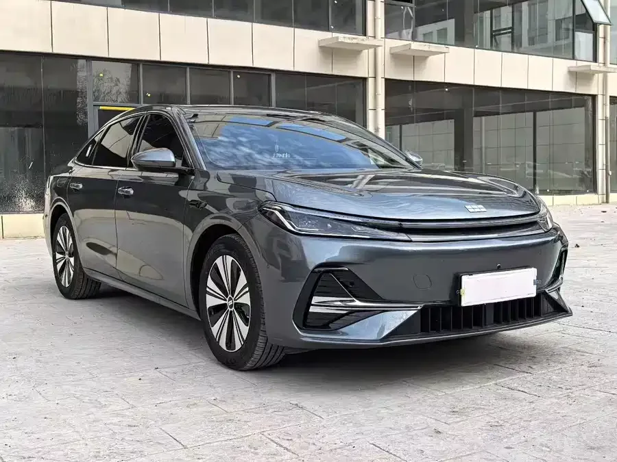 Geely Galaxy A7 Galaxy A7 2025 EM-i 150km Explorer+ Edition 2025 — миниатюра 3